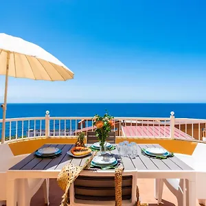  Apartment Beachfront Triplex With Swimming Pool & Parking